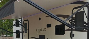 2-bedroom recreational vehicle in peaceful Dunnellon with AC