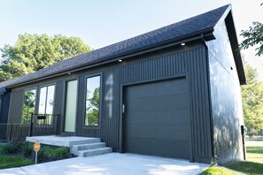 Luokittelematon kuva, 5 kautta 12, painike