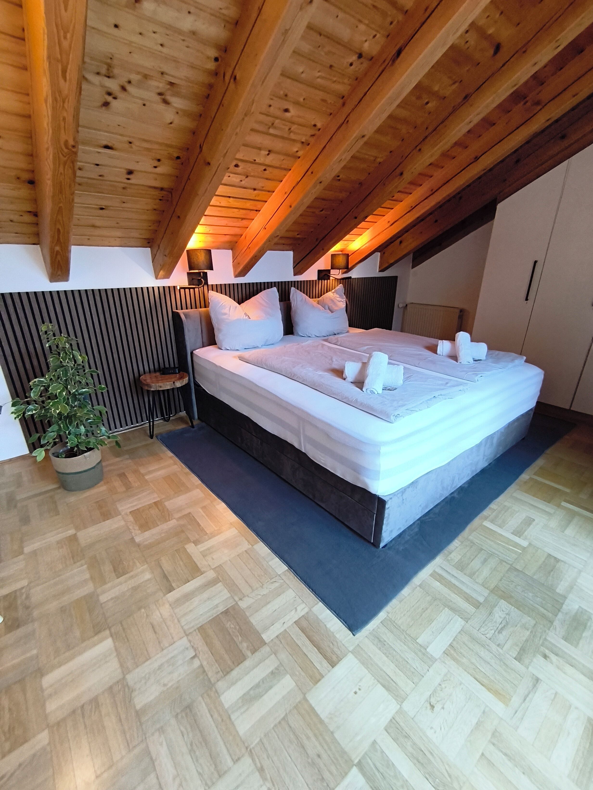 2 室のベッドルーム、WiFi、ベッドシーツ