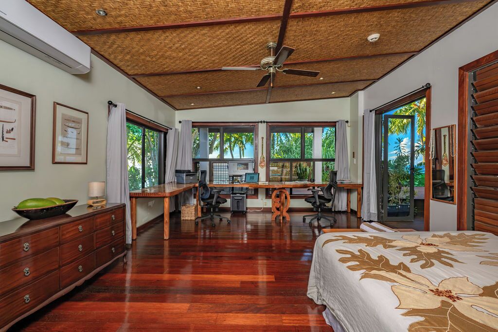 Panoramic House, Ocean View | Iron/ironing board, free WiFi