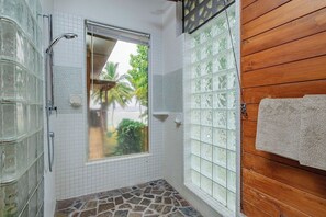 Casa panorámica, vista al océano | Baño