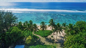 On the beach, white sand - Spindrift Villa (Rarotonga)