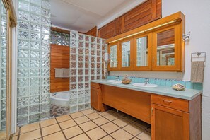 Panoramic House, Ocean View | Bathroom - Spindrift Villa (Rarotonga)