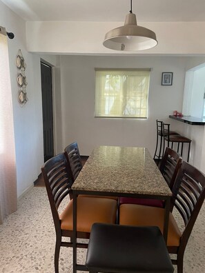 Imagen sin descripción, 3 de 19, botón