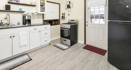 Spacious 2BR Apt Free Parking Baden