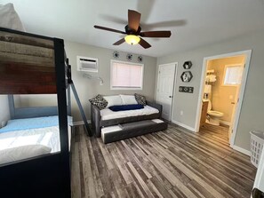 2 sovrum, strykjärn/strykbräda, wi-fi och sängkläder