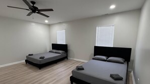 Room - 5-bedroom spacious house in welcoming Indianapolis with privacy fenced yard (Indianapolis)
