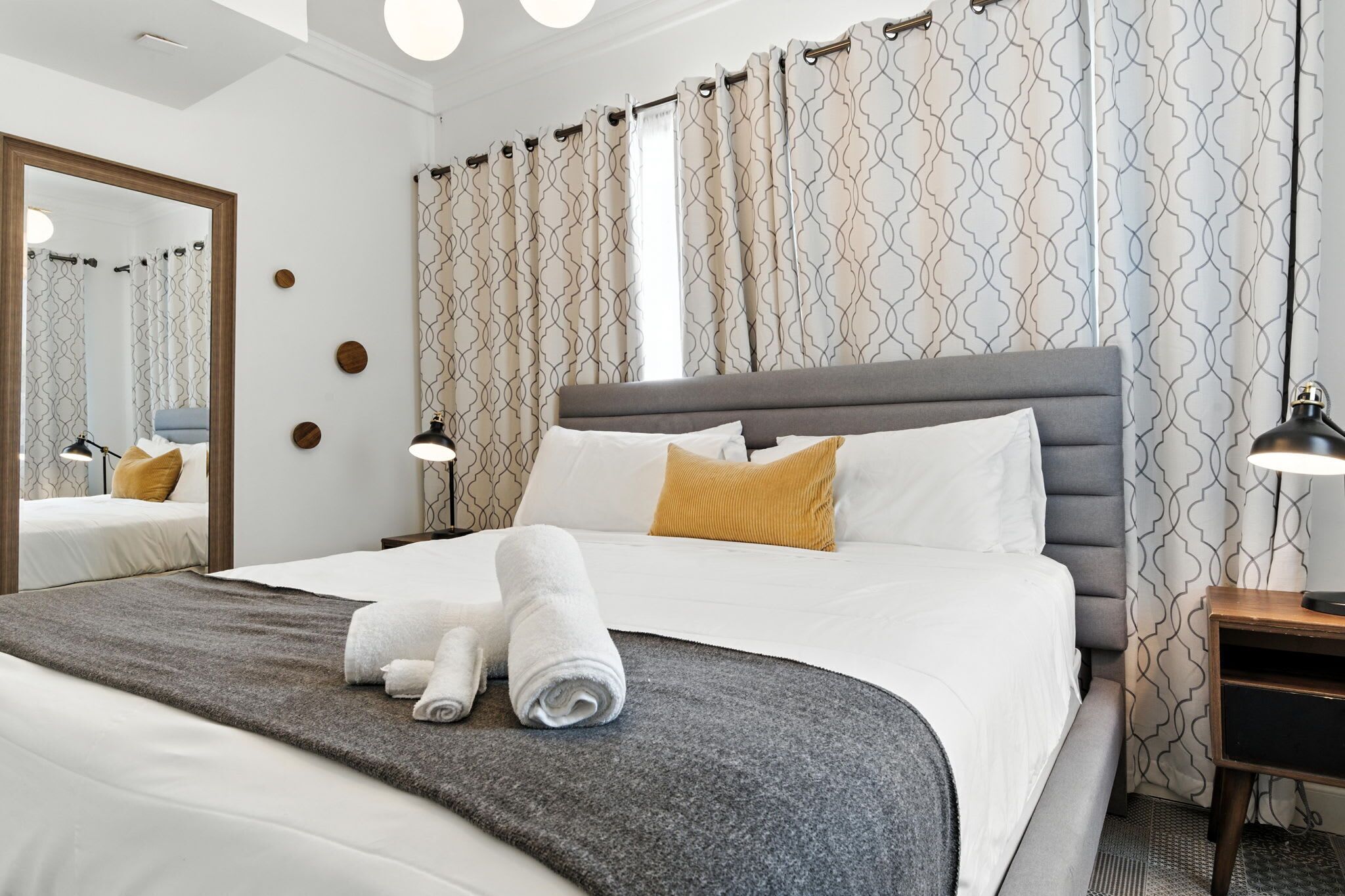 4 habitaciones, tabla de planchar con plancha, cuna de viaje y wifi 