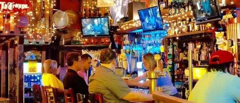 Bar (en la propiedad)