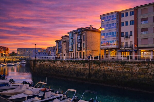 Luokittelematon kuva, 1 kautta 20, painike