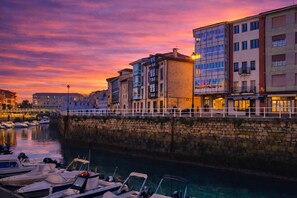 Luokittelematon kuva, 2 kautta 24, painike