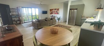 Modern 2 bedroom cottage , ocean views.