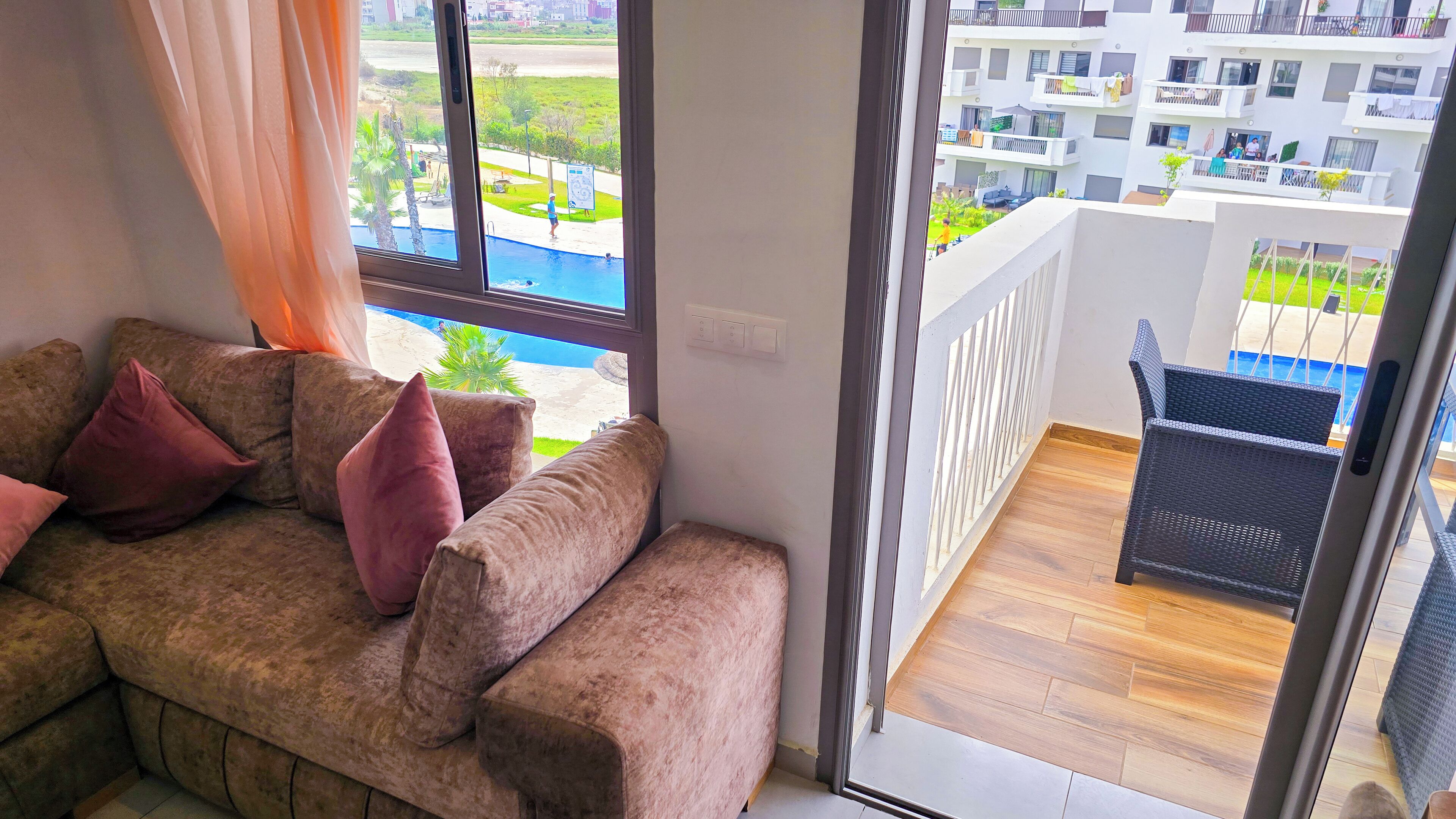Deluxe appartement, uitzicht op zwembad | Kameruitzicht