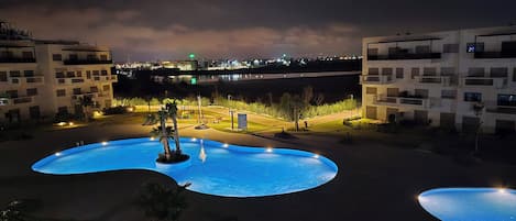 3 piscines extérieures