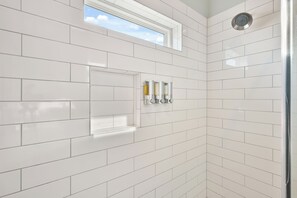 Shower, towels - Beachfront l Swim Spa l Modern Interior l Beautiful Views (Crystal Beach)