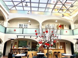 Lobby sitting area - TRANQUIL HOUSE (Lhasa)