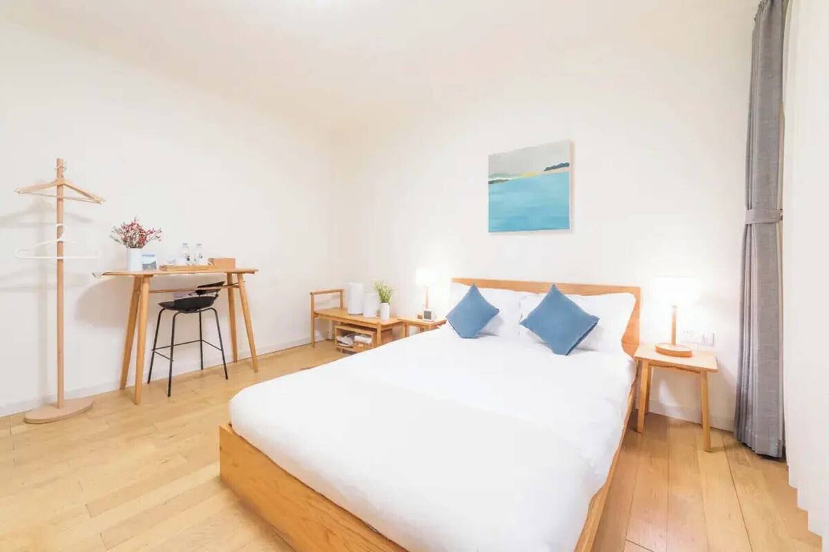 Basic Double Room | Minibar, blackout curtains, soundproofing, iron/ironing board