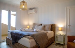 4 chambres, coffres-forts dans les chambres, lit parapluie