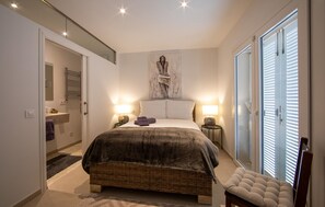 4 bedrooms, in-room safe, travel cot, free WiFi - Beautiful home in Portocolom (Portocolom)