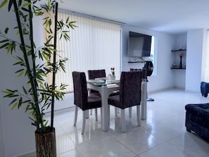 Ảnh chưa phân loại, 4 trong số 12 ảnh, nút