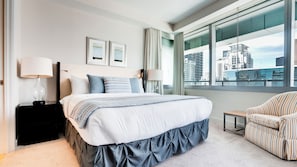 Egyptian cotton sheets, premium bedding, down duvets, memory-foam beds - RS Suites - The AKA Residence (Miami)