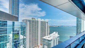 Suite exclusiva, balcón, vista al océano | Vista del balcón