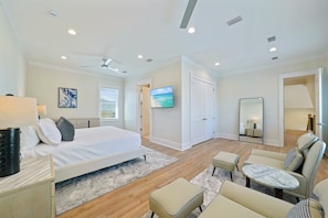 8 bedrooms, iron/ironing board, free WiFi, bed sheets - New! Huge outdoor area and huge Resort pool (Miramar Beach)
