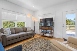 Unclassified image, 3 of 38, button - Peaceful Retreat, Close to the Beach (Pass Christian)