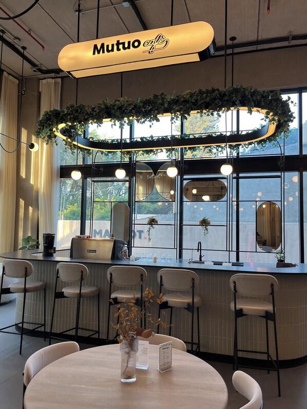 Luokittelematon kuva, 1 kautta 24, painike