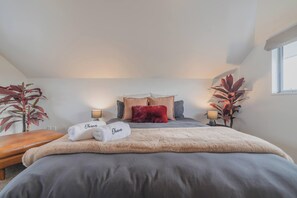 3 habitaciones, tabla de planchar con plancha, wifi y ropa de cama 