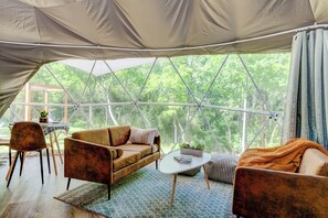 Unclassified image, 4 of 21, button