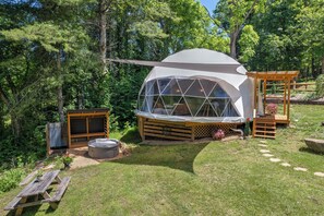 Unclassified image, 3 of 21, button