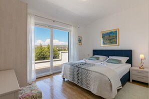Iron/ironing board, WiFi, bed sheets - Villa Urma - Coastal villa with pool on Brac Island (Milna)