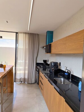 Fridge, microwave, oven, stovetop - MHV Milagres - Nini Boutique Residence (São Miguel dos Milagres)