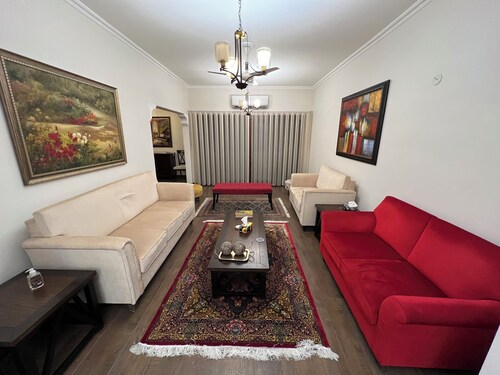 Royalty Stays
2-bedroom apartment in gorgeous Karachi with AC and fitness room