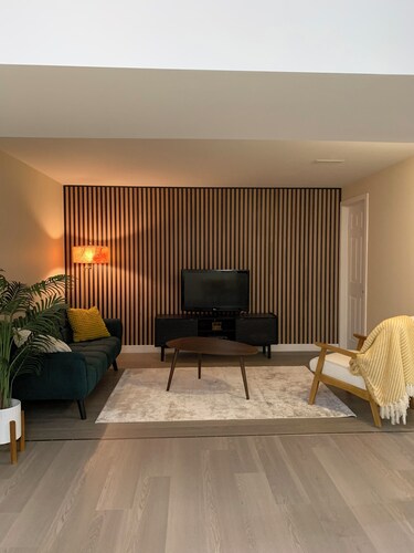 Entire basement suite in centre of Olds. 1 hour to Calgary- 2 hours to Banff!