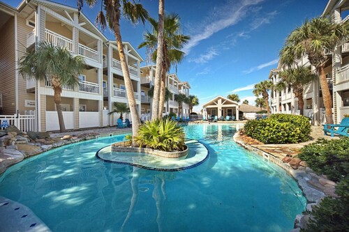 3 Bedroom Townhome-Resort Style Pool