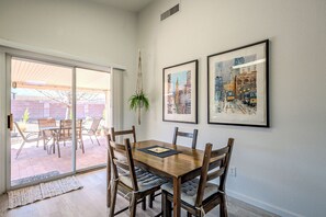 Dining - Silverbell Oasis: Close to Gem Show & Downtown (Tucson)