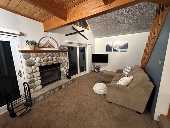 Unclassified image, 1 of 28, button - Spacious 3-bedroom chalet in Arrowhead Lakes with game room (Pocono Lake)