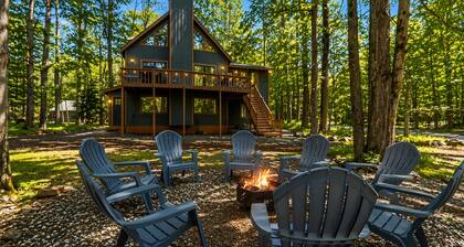 PROMOTIONS! Spacious 3-bedroom, 3 bath chalet in Arrowhead Lakes with game room