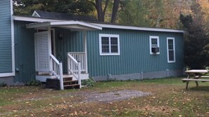 Unclassified image, 5 of 6, button - Quiet Apt. close to Okemo and Killington.  Off Rt. 7 with private driveway. (Wallingford)