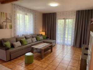 TV - Appartement mit überdachter Terrasse mit Meerblick by Interhome (Buzinija)