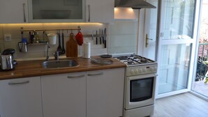 Refrigerador, microondas, horno y lavavajillas 