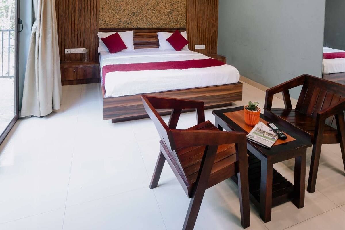 高級客房, 露台, 花園景 | 手提電腦工作空間、熨斗/熨衫板、免費 Wi-Fi