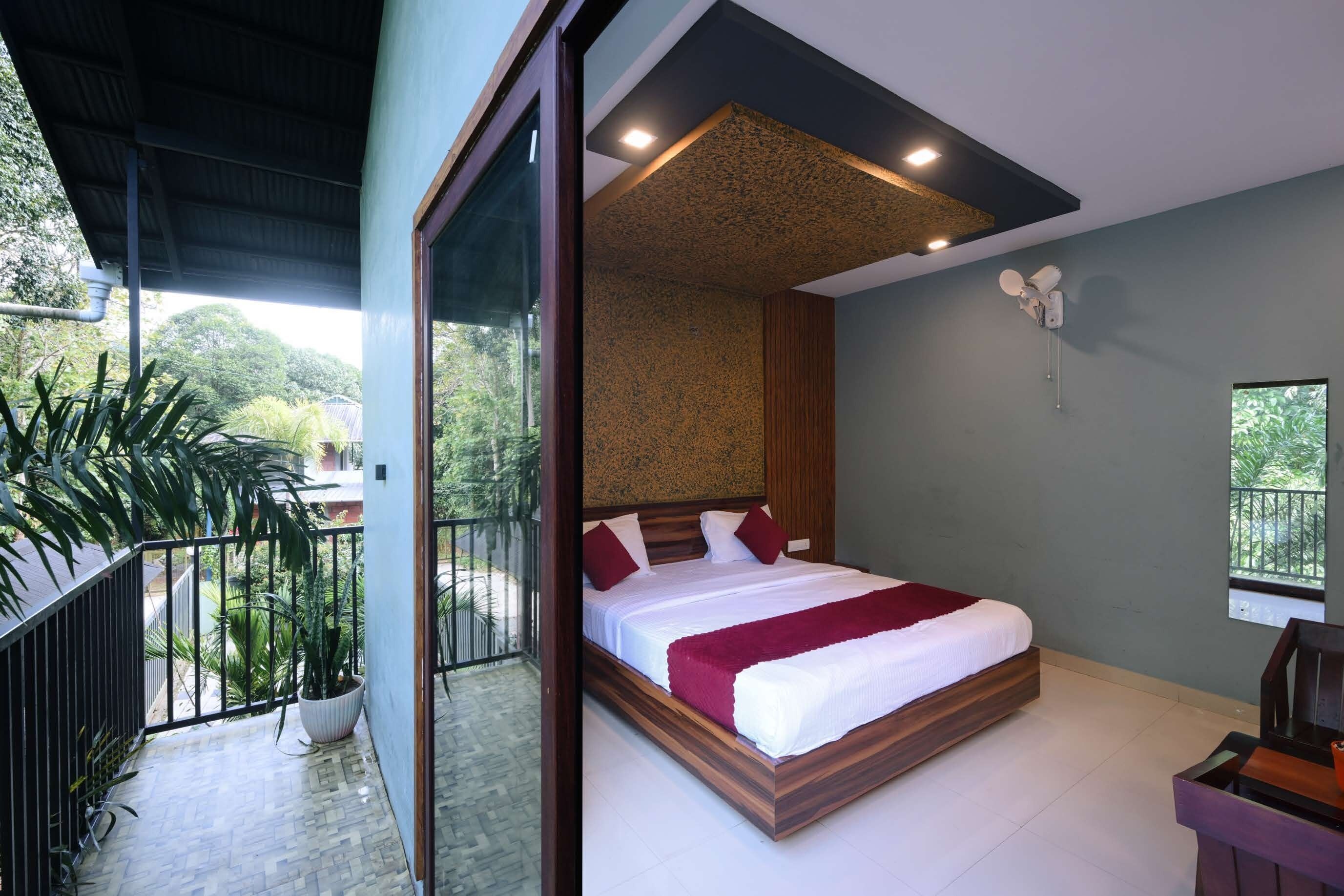Superior Room, Balcony, Garden View