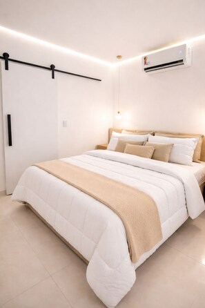 1 bedroom, desk, iron/ironing board, free WiFi - Modern home with Alexa | Comfort | Fortaleza Airport | Air conditioning (Fortaleza)