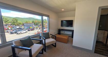 Village Overlook: Spacious 5 BR + Prime Location