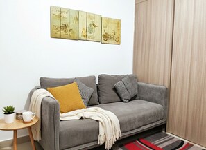 Basic Apartment | Living area - Mall of Asia - ASEANA Central (Pasay)