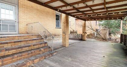 Spacious 2BR Apt • Free Parking • Baden