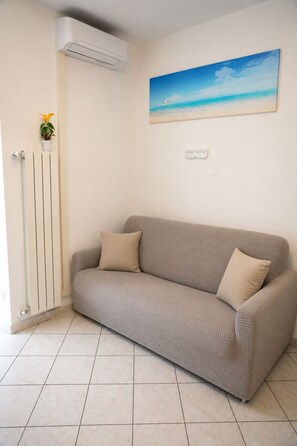 TV - House Deluxe Center with Balcony (Alassio)